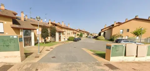 Casa adosada en calle Ardillas, 15