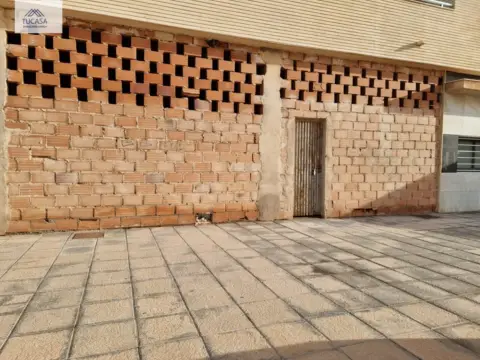 Local comercial en Urbanizacion
