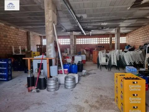 Local comercial en Urbanizacion