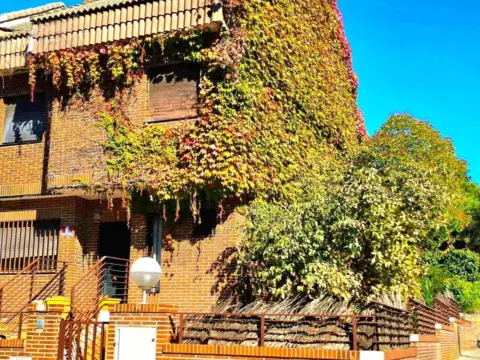 Casa adosada en El Burgo-El Abajón