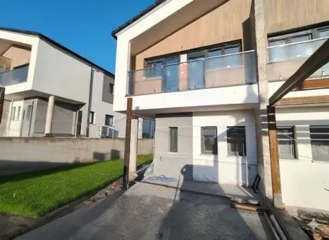 Casa pareada en calle de Fuente del Gitano