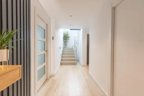 Casa adosada en calle de Francisco Ayala