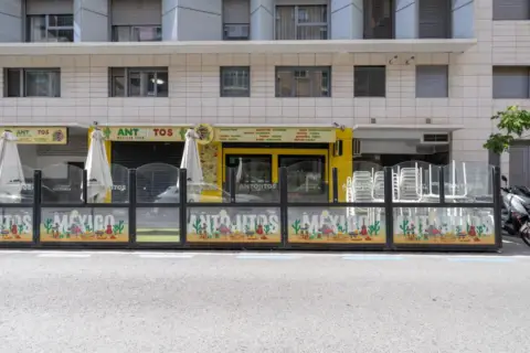 Local comercial en calle Arabial