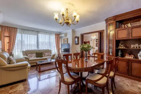 Piso en calle del Cardenal Parrado