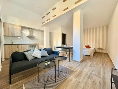 Estudio en calle de Fernando 'El Católico'