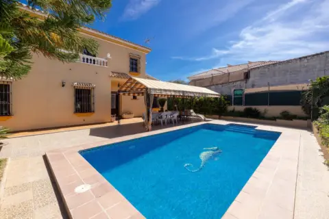 Chalet en calle Alcaudon