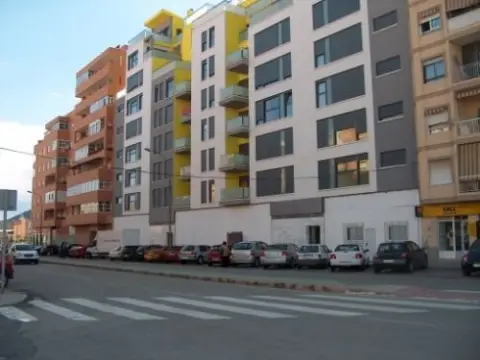 Local comercial en calle Ángel Bruna