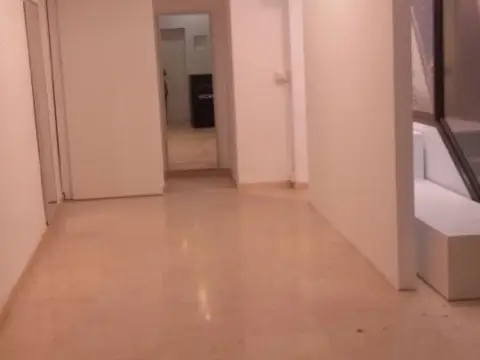 Local comercial en calle de Ramón y Cajal