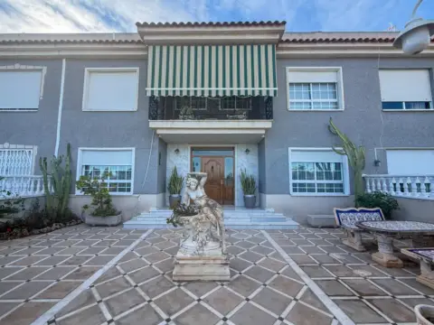 Casa en calle Palmeral Rafal