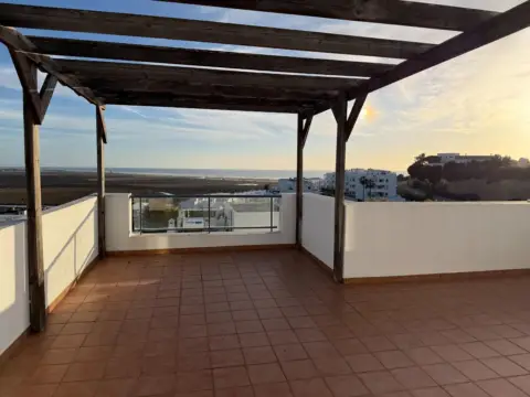 Casa adosada en calle Emilia Pardo Bazàn
