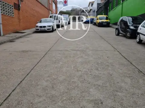 Nave industrial en Poligono de los Villares