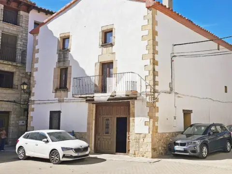 Casa en calle L Hostal