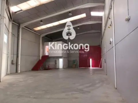 Nave industrial en P.I. Lucegar