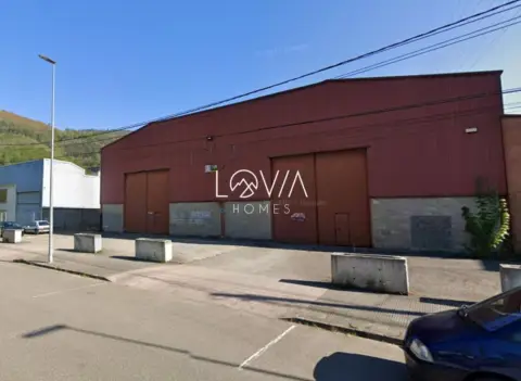 Nave industrial en Riaño-Barros