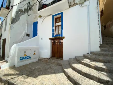 Local comercial en Carrer Santa Llúcia