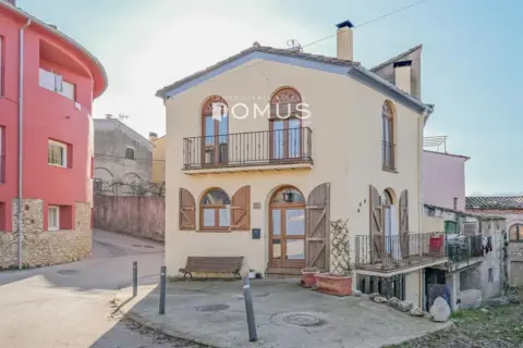 Casa en Carrer d'Olot