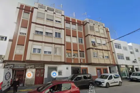 Local comercial en calle Retama