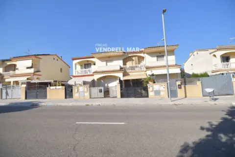 Casa adosada en Santa Oliva
