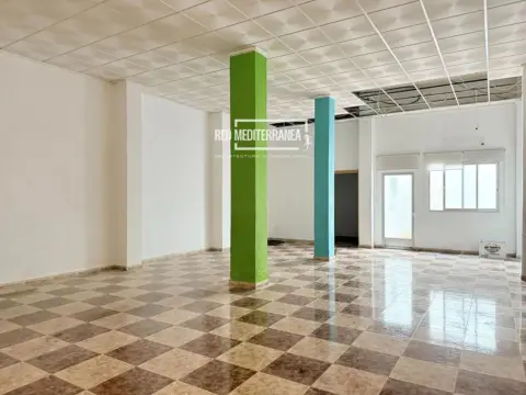Local comercial en calle Legionario Bernabeu