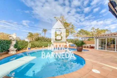 Chalet en Passatge Requesens, 125
