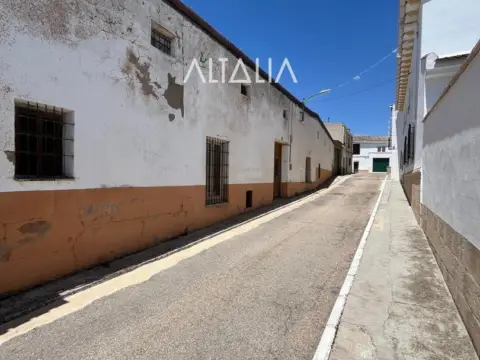 Casa adosada en Carrascosa del Campo