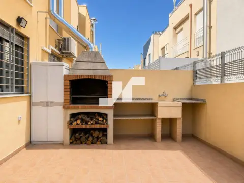 Casa adosada en calle Periodista Vicent Ventura