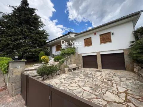 Casa en Carrer d'Olot