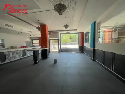 Local comercial en El Naranjo - Mirabueno