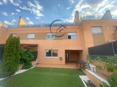 Casa adosada en Zona Bulevar