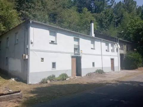 Casa en calle Biduedo - Pq Outara