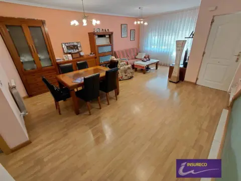 Casa pareada en Valverde de la Virgen