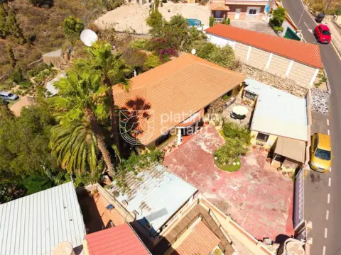 Casa en Núcleo Urbano