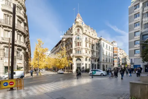 Ático en calle Gran Vía de Colón, 2