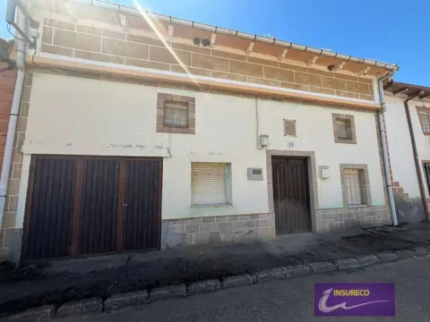 Casa en Pobladura de Pelayo García