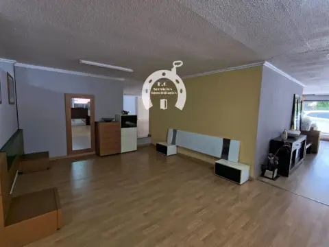 Local comercial en Toscar