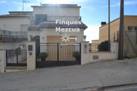 Casa pareada en Segur de Calafell