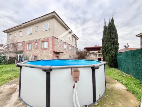 Casa pareada en Las Ventas de Retamosa