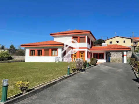 Chalet en calle Pendueles