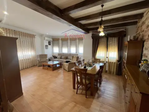 Chalet en Villarta de San Juan