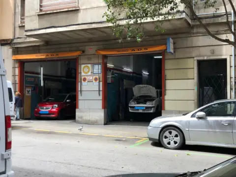 Local comercial en Carrer de la Bòbila