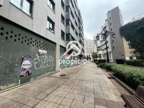 Local comercial en calle Javier Grossi