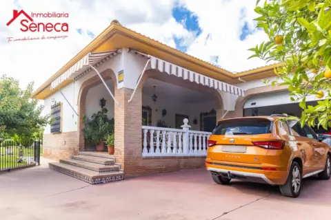 Chalet en La Carlota