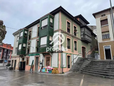 Edificio en calle Parres Piñera