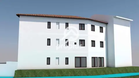 Edificio en calle de la Calzada