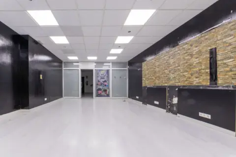 Local comercial en Avinguda d'Estanislau Figueres, 58