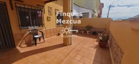 Casa adosada en Les Peces