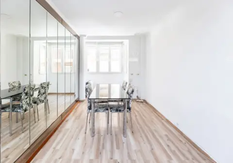 Piso en calle Ruiseñor, 8