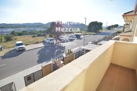 Casa adosada en Santa Oliva
