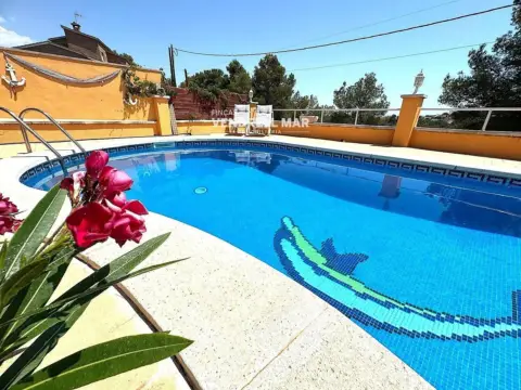 Chalet en L Espai de Penedes