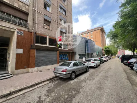 Local comercial en Centro 2